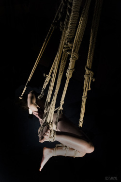 acordesetacris:  Ropes !Model ElisabethR&P Skapal Photography©
