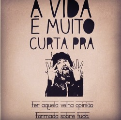 antigo “assediou”