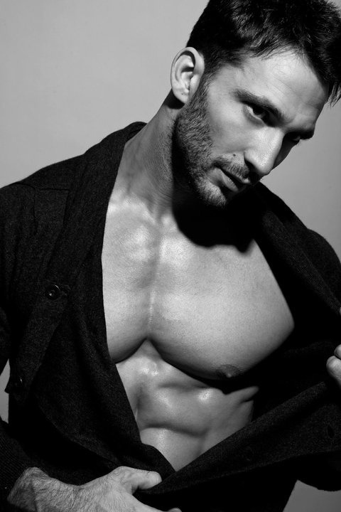 handsomeis:  Ben Noy, British fitness model.