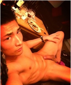 lovelyasianguys:  Lovely! 