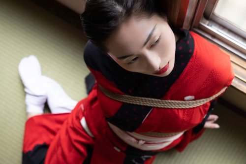 justscreenshots:  Shibari & Photo Hajime KinokoModel Kana