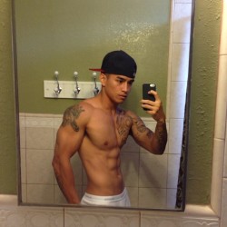 fitboys:  Hundreds of Live guys on Cam for free! (18+ only)  