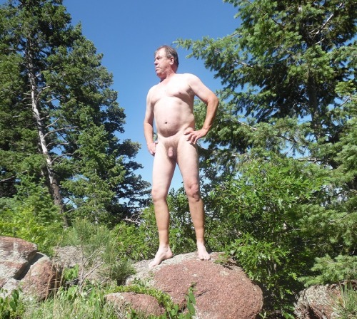 erasnude:Nature hike freedom