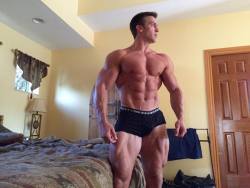 muscle-addicted:  Adam Charlton