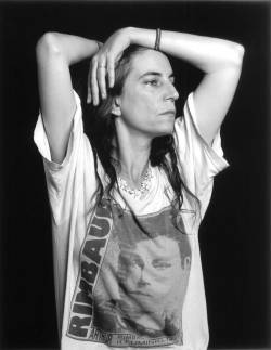 iaintnobodyswhore:  Patti Smith, New York City, 1996 © Bruce