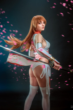 hotcosplaychicks:  Kasumi by Haji-san Check out http://hotcosplaychicks.tumblr.com