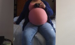 preggoalways:What’s better than a big belly….. this one is