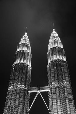 ummok:  KL’s Twin Towers (Petronas Towers). 