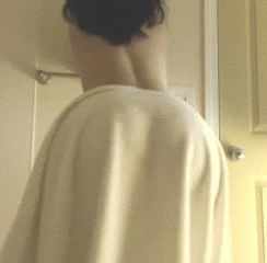 insanebooty:  When that towel drops… 