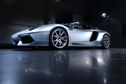 automotivated:  2013_Lamborghini_Aventador_LP_700-4_Roadster……001