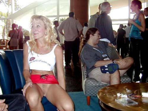 girlsgoingcommando3:  Not the best pic 