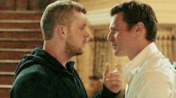 famousmeat:Russell Tovey kisses Jonathan Groff on HBO’s Looking