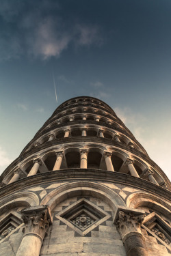 breathtakingdestinations:Leaning Tower of Pisa - Italy (by Herr