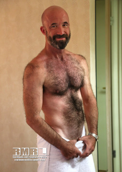 realmenreallife:  Say hello to HOT otter-pop Barry!