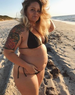 tallulah-moon:  Accepting my pregnancy body has actually been