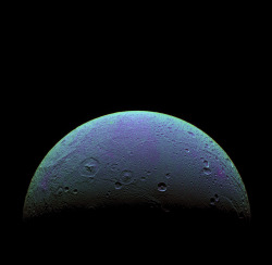 spaceplasma:  Saturn Moon Has Thin Atmosphere  Saturn’s