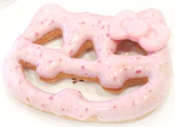 kawaiistomp:  Hello Kitty jack o’ lantern doughnut ~ (photo