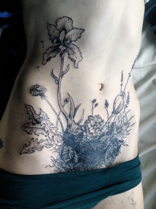 cursedbydemeter:  crowcrow:  brighthollowmedicinals:For Liv.   This is gorgeous