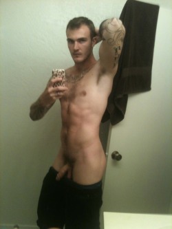 instaguys:  Guys with iPhones Source: gwip.me 