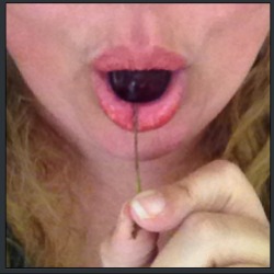 real-woman-are-rubenesque:  want2havefun1:  I’m willing to