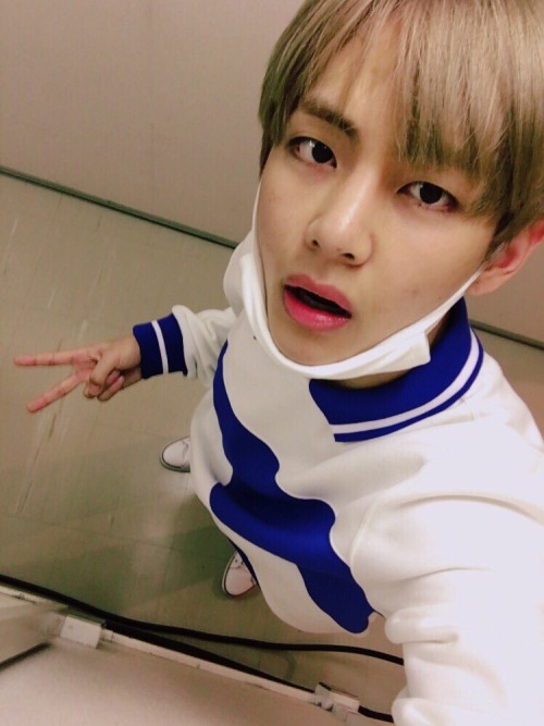 saltysugabts:  taehyung x light hair