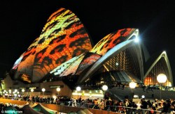 sixpenceee:  Sydney Opera House   The fifth annual Sydney Vivid