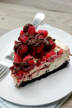 royal-food:  White Raspberry Truffle No Bake Cheesecake  mmmmmmmmmmm