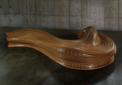 itscolossal:  Sinuously Curved Benches Made with Thin Strips