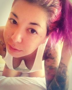 caiasuicide:  Lazy Monday don’t want to move, watching Eragon