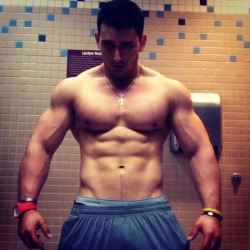 xtremotivation:  My name is David Montoya. I am a 21 year old