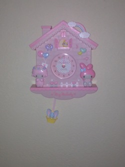 I HAVE THE GREATEST CLOCK EVER thanks to Erica Scott! :3