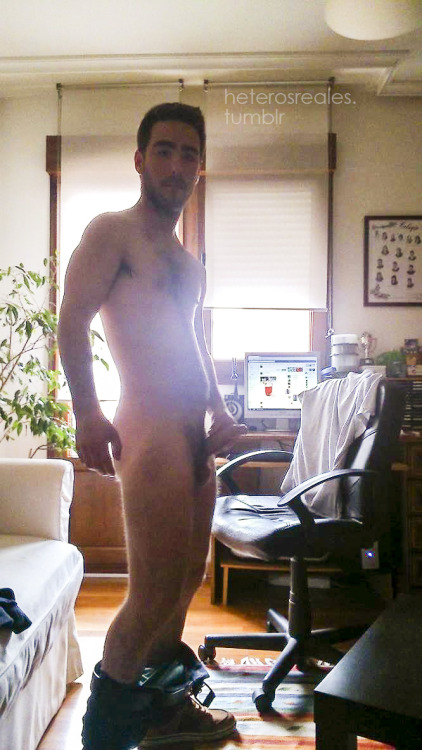 heterosreales:  Carlos, español de 25 años con novia. Hermoso. Encuentra mas heteros calientes en: www.heterosreales.tumblr.com 