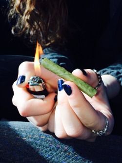 getmehiigh:  If you roll one up, imma roll one too, oh you