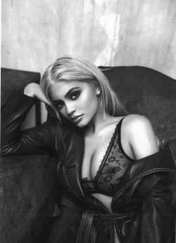 h0ttestcelebrities:Kylie Jenner 