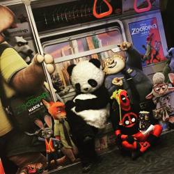 nashj00:  #Deadpool #Zootopia (at Carmike Cinemas - Patton Creek