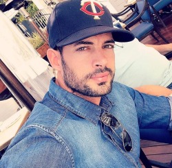 hvrmosa:  William Levy will always be my crush 😍