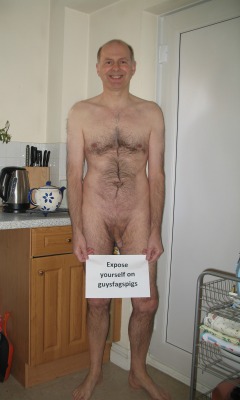 guysfagspigs:naked-steve wants to be exposed by guysfagspigs