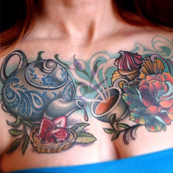 your-bizarre:  finggoodtattoos:  Teresa Sharpe at Studio 13 Tattoo