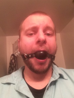 sockgagged32:Finally got a ballgag!! Topped it off with my new