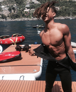 this-is-life-actually:  Jaden Smith took off his shirt on Instagram