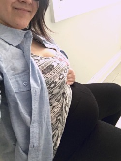 pregnantpiggy:Fat belly at the doctor’s office