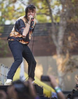 thestrokesargentinafans:  Julian Casablancas + The Voidz at Beach