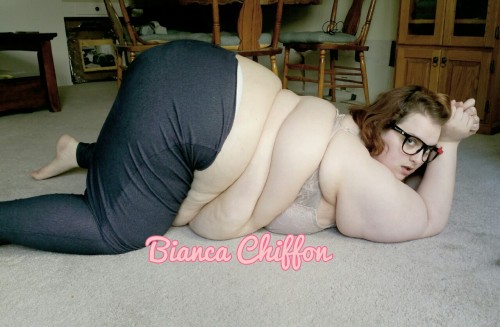 biancachiffon: Just hangin out.   I will pick one person who reblogs this post (likes don’t count!) to get ten photos of me not currently published! Reblog and spread the word. Ends in a weekish? Clips4sale opens in February 