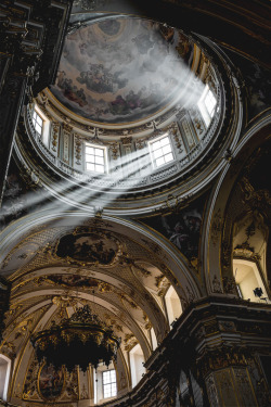 italian-luxury:  Celestial Light | Source | Italian-Luxury | Instagram
