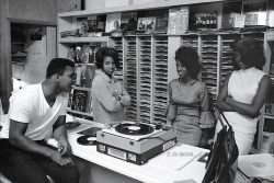 bullit1987:Muhammed Ali at the record store. 