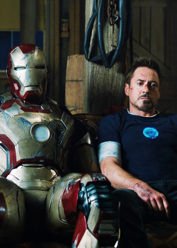 lunamothmod:  lostwiginity:  This looks like Tony and his Iron