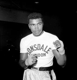 happy b day to the best boxer ever (yeah i said it :P) muhammad