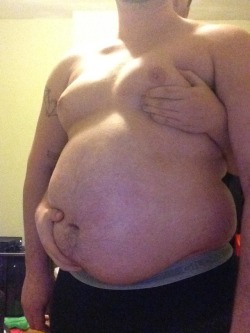 blogartus:  princechubby: Me and another fat boy The prince has