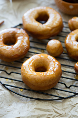 fullcravings:Apple Cider Glazed Doughnuts (Baked and Fried Versions)