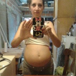 maternityfashionlooks:  ’ “22 semanas de embarazo, voy a